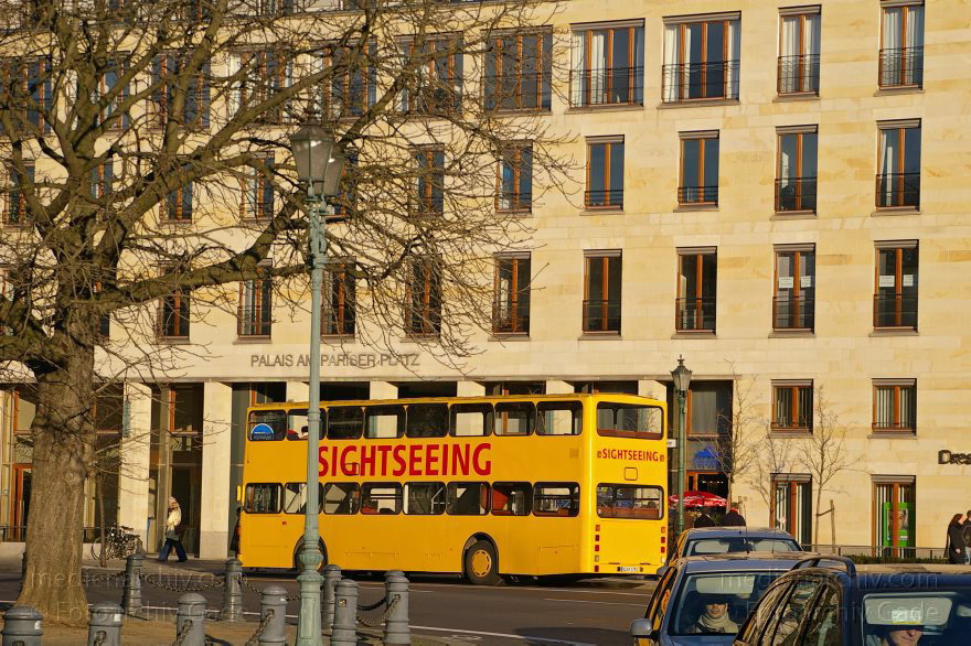 Berlin. Eberstraße.
16. 01. 2005. Berlin. Mitte. Regierungsviertel. Eberstraße.
Schlüsselwörter: Berlin;Deutschland;Ebertstraße;Germany;Mitte;2005;Regierungsviertel