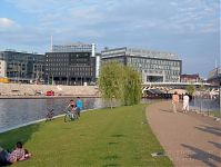 Dateiname=Berlin-Mitte-Ludwig-Erhard-Ufer-20040801-67.jpg
Dateigröße=232KB
Abmessungen: 880x661
hinzugefügt am: 04. Januar 2016 Berlin-Mitte-Ludwig-Erhard-Ufer-20040801-67.jpg