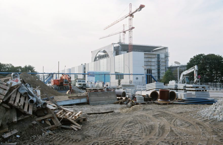 Berlin. Tiergarten. Baustelle Bundeskanzleramt
Oktober 1999. Berlin. Mitte. Tiergarten. Regierungsviertel. Baustelle Bundeskanzleramt
Schlüsselwörter: Berlin;Bundeskanzleramt;Deutschland;Germany;Kanzleramt;Mitte;Regierungsviertel;1999;Tiergarten
