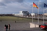 Berlin-Mitte-Regierungsviertel-Kanzleramt-20050123-159.jpg
