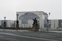 Dateiname=Berlin-Mitte-Regierungsviertel-Kanzleramt-20050221-01.jpg
Dateigröße=132KB
Abmessungen: 880x586
hinzugefügt am: 04. Januar 2016 Berlin-Mitte-Regierungsviertel-Kanzleramt-20050221-01.jpg