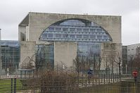 Berlin-Mitte-Regierungsviertel-Kanzleramt-20130106-183.jpg
