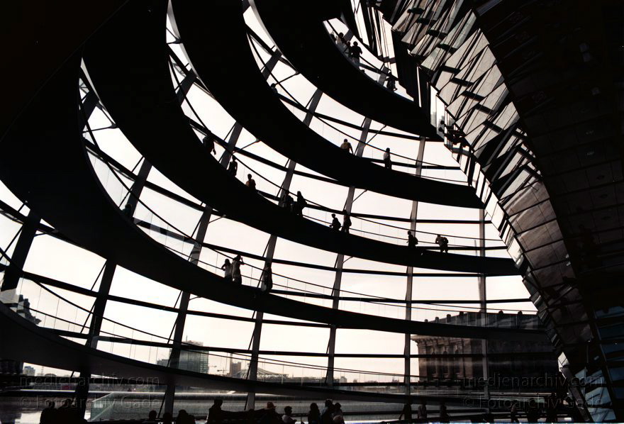 Berlin. Reichstagskuppel.
Juli 1999. Berlin Tiergarten. Reichstagskuppel.
Schlüsselwörter: Berlin;Deutschland;Germany;Kuppel;Mitte;Reichstag;1999;Tiergarten