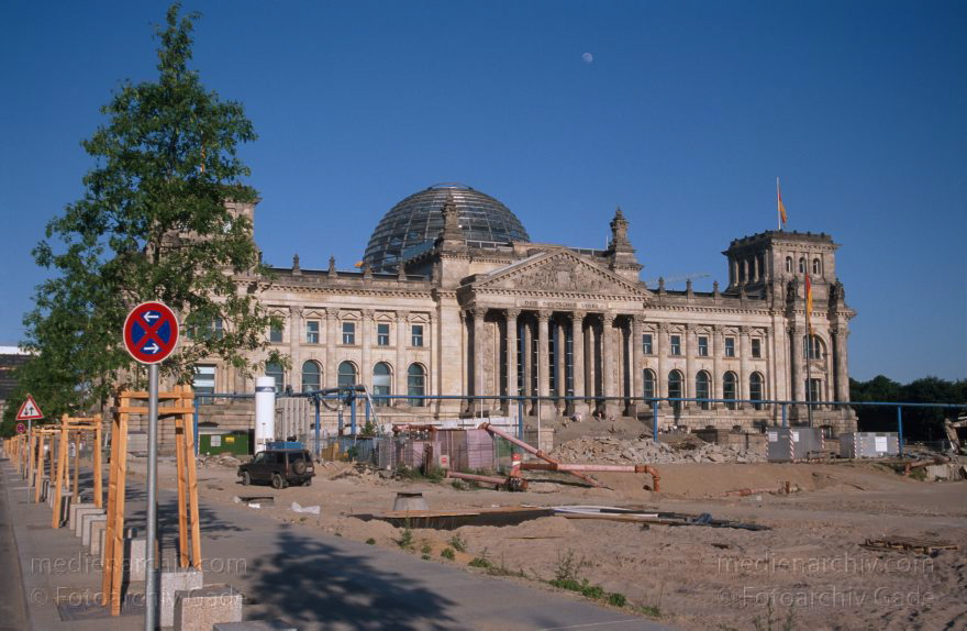 Berlin. Reichstag
14. Mai 2000. Berlin. Mitte. Tiergarten. Regierungsviertel. Reichstag
Schlüsselwörter: Berlin;Deutschland;Germany;Mitte;Regierungsviertel;Reichstag;2000;Tiergarten
