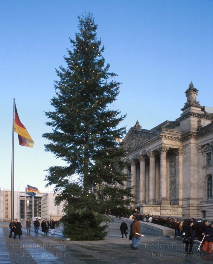 Berlin. Reichstag
10. Dezember 2000. Berlin. Mitte. Tiergarten. Reichstag
Schlüsselwörter: Berlin;Deutschland;Germany;Mitte;Reichstag;Tiergarten;2000;Weihnachtsbaum