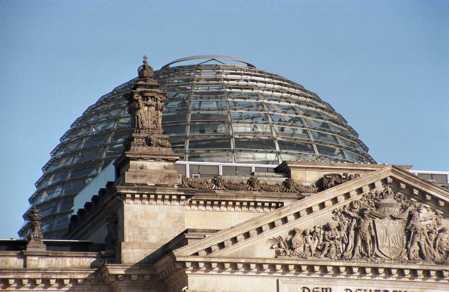 Berlin. Regierungsviertel.
15. 3. 2003. Berlin. Mitte Tiergarten. Regierungsviertel.
Schlüsselwörter: Berlin;Deutschland;Germany;Hauptstadt;Mitte;Regierungsviertel;Reichstag;2003;Tiergarten