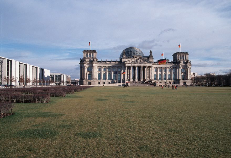 Berlin. Reichstag. Bundestag. Bundestag.
23. 1. 2005. Mitte. Reichstag. Bundestag. Tiergarten. Bundestag.
Schlüsselwörter: Berlin;Bundestag;Deutschland;Germany;Mitte;Reichstag;2005;Tiergarten
