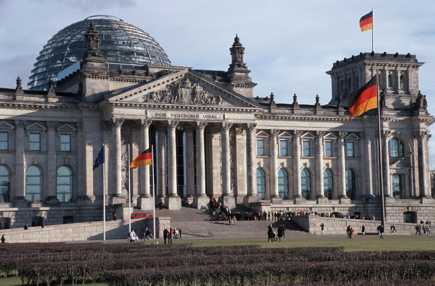 Berlin. Reichstag. Bundestag. Bundestag.
23. 1. 2005. Mitte. Reichstag. Bundestag. Tiergarten. Bundestag.
Schlüsselwörter: Berlin;Bundestag;Deutschland;Germany;Mitte;Reichstag;2005;Tiergarten