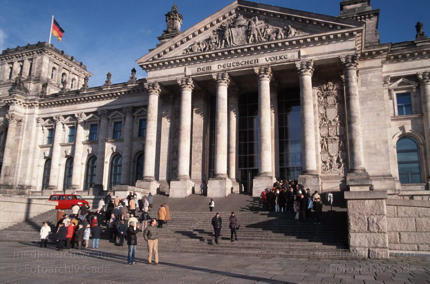 Berlin. Reichstag. Bundestag. Bundestag.
23. 1. 2005. Mitte. Reichstag. Bundestag. Tiergarten. Bundestag.
Schlüsselwörter: Berlin;Bundestag;Deutschland;Germany;Mitte;Reichstag;2005;Tiergarten