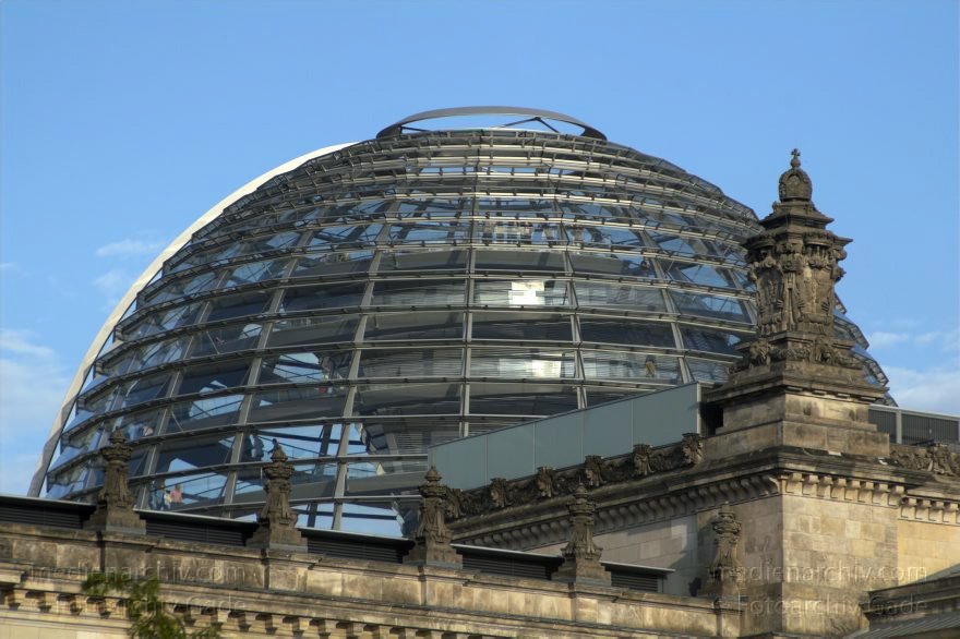 Berlin. Reichstag. Bundestag. Reichtagskuppel
22. 5. 2005. Berlin. Mitte. Tiergarten. Mitte. Regierungsviertel. Reichstag. Bundestag. Reichtagskuppel
Schlüsselwörter: Berlin;Bundestag;Deutschland;Germany;Mitte;Reichstag;Reichtagskuppel;2005;Tiergarten