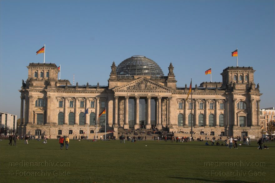 Berlin. Reichstag. Bundestag
30. 10. 2005. Berlin. Mitte. Tiergarten. Regierungsviertel. Reichstag. Bundestag
Schlüsselwörter: Berlin;Bundestag;Deutschland;Germany;Mitte;Regierungsviertel;Reichstag;2005;Tiergarten
