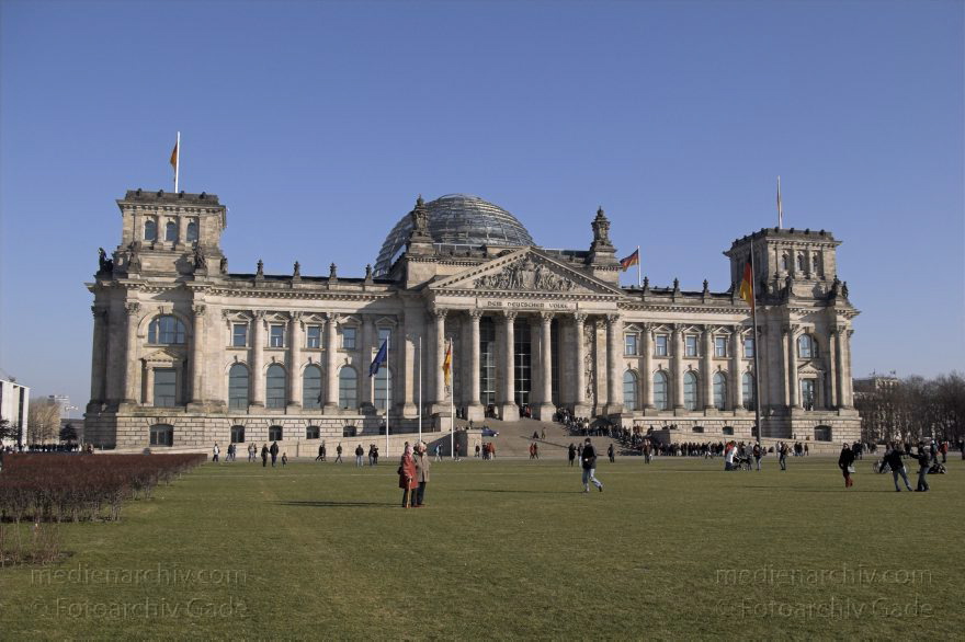 Berlin. Reichstag. Bundestag
18. Februar 2007. Berlin. Mitte. Tiergarten. Regierungsviertel. Reichstag. Bundestag.
Schlüsselwörter: Berlin;Bundestag;Deutschland;Germany;Mitte;Regierungsviertel;Reichstag;2007;Tiergarten