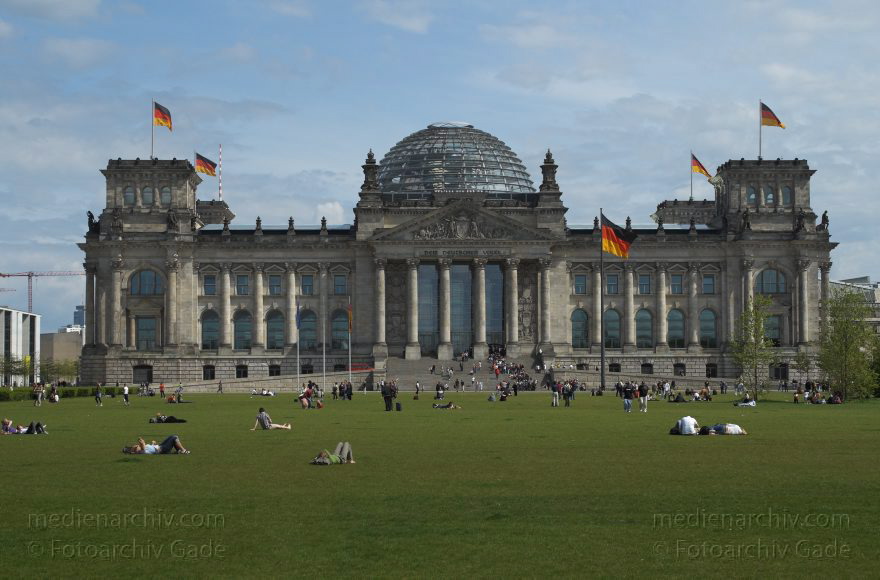 Berlin. Reichstag. Bundestag
4. 5. 2008. Berlin. Mitte. Tiergarten. Regierungsviertel. Reichstag. Bundestag
Schlüsselwörter: Berlin;Bundestag;Deutschland;Germany;Mitte;Reichstag;2008;Tiergarten