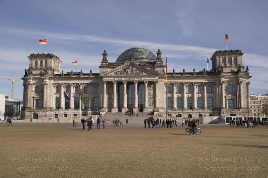 Berlin. Tiergarten. Reichstag. Bundestag
3. 3. 2012. Berlin. Mitte. Tiergarten. Reichstag. Bundestag
Schlüsselwörter: Berlin;Bundestag;Deutschland;Germany;Mitte;Regierungsviertel;Reichstag;2012;Tiergarten