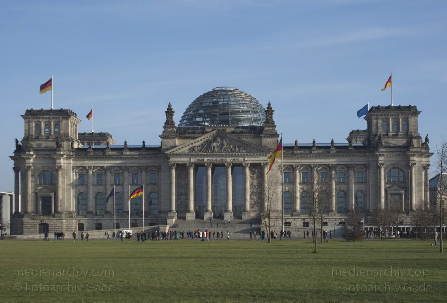 Berlin. Reichstag
18. 1. 2015. Berlin. Mitte. Tiergarten. Regierungsviertel. Reichstag
Schlüsselwörter: 2015;Berlin;Mitte;Regierungsviertel;Reichstag;Tiergarten