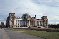 Dateiname=Berlin-Mitte-Regierungsviertel-Reichstag-20050123-134.jpg
Dateigröße=195KB
Abmessungen: 880x586
hinzugefügt am: 04. Januar 2016 Berlin-Mitte-Regierungsviertel-Reichstag-20050123-134.jpg