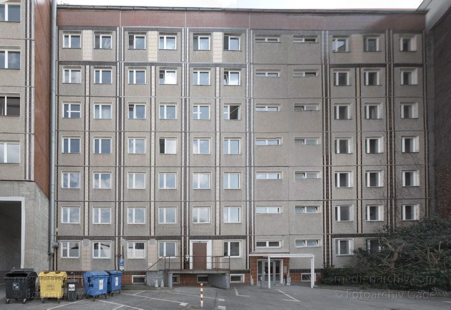 Berlin. Schiffbauerdamm. Plattenbau
21. 3. 2014. Berlin. Mitte. Schiffbauerdamm. Plattenbau
Schlüsselwörter: Berlin;Mitte;Plattenbau;2014;Schiffbauerdamm