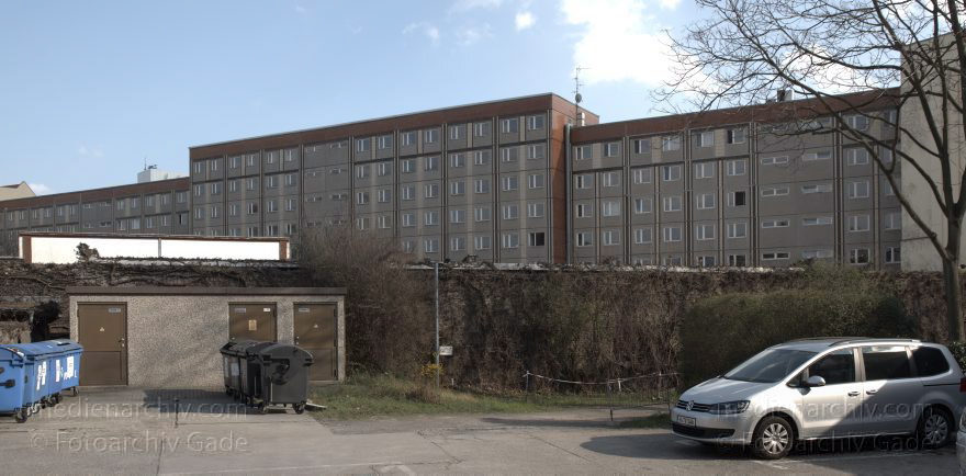 Berlin. Schiffbauerdamm. Plattenbau
21. 3. 2014. Berlin. Mitte. Schiffbauerdamm. Plattenbau
Schlüsselwörter: Berlin;Mitte;Plattenbau;2014;Schiffbauerdamm