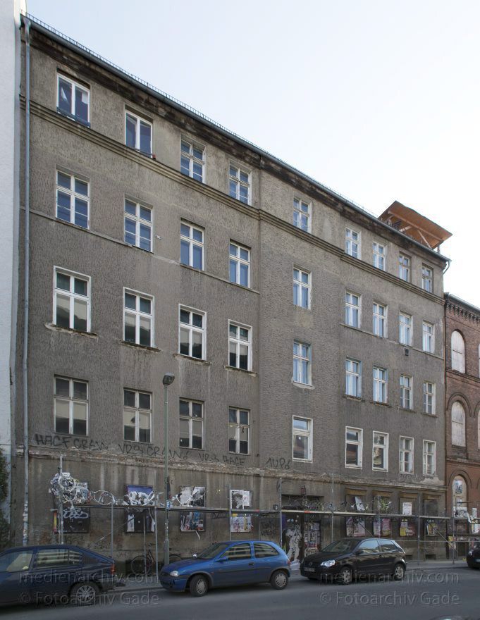 Berlin. Auguststraße
6. 3. 2012. Berlin. Mitte. Auguststraße
Schlüsselwörter: Auguststraße;Berlin;Deutschland;Germany;Mitte;Panorama;Scheunenviertel;2012;Spandauer Vorstadt