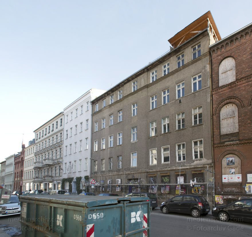 Berlin. Auguststraße
6. 3. 2012. Berlin. Mitte. Auguststraße
Schlüsselwörter: Auguststraße;Berlin;Deutschland;Germany;Mitte;Panorama;Scheunenviertel;2012;Spandauer Vorstadt