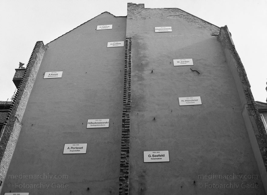 Berlin. Kleine Hamburgerstraße. Spandauer Vorstadt
August 1992. Berlin. Kleine Hamburger Straße. Scheunenviertel. Spandauer Vorstadt
Schlüsselwörter: Berlin;Deutschland;Germany;Große Hamburger Straße;Juden;Mitte;Scheunenviertel;1992;Spandauer Vorstadt
