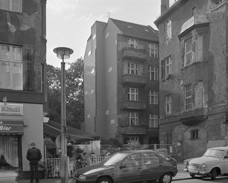 Berlin. Kleine Hamburgerstraße. Spandauer Vorstadt
September 1992. Berlin. Kleine Hamburger Straße. Scheunenviertel. Spandauer Vorstadt
Schlüsselwörter: Berlin;Deutschland;Germany;Mitte;Scheunenviertel;1992;Spandauer Vorstadt