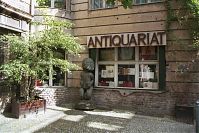 Dateiname=Berlin-Mitte-Spandauer-Vorstadt-Kleine-Hamburger-20010701-32.jpg
Dateigröße=282KB
Abmessungen: 880x586
hinzugefügt am: 04. Januar 2016 Berlin-Mitte-Spandauer-Vorstadt-Kleine-Hamburger-20010701-32.jpg