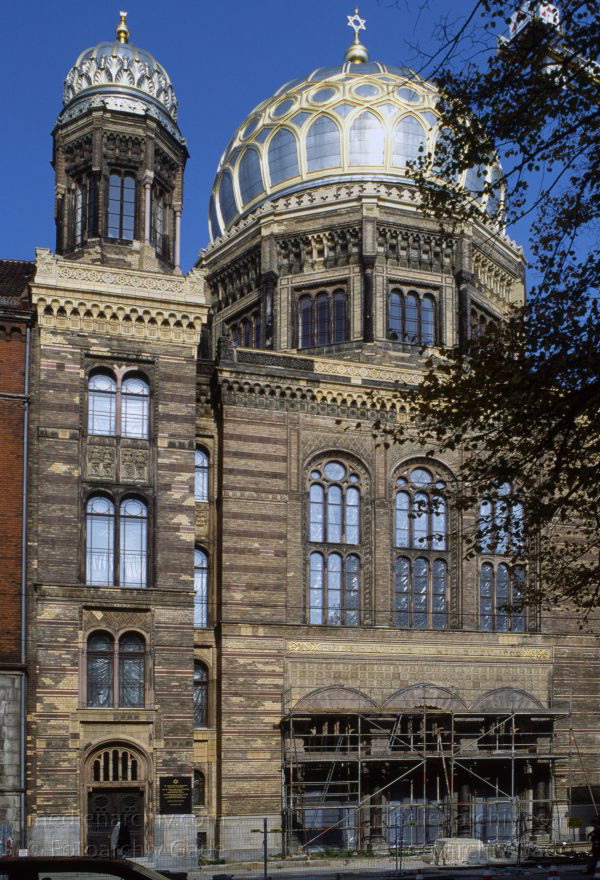 Berlin. Oranienburgerstraße. Synagoge
1992. Berlin. Mitte. Scheunenviertel. 1992. Oranienburger Straße. Synagoge
Schlüsselwörter: Berlin;Deutschland;Germany;Mitte;Oranienburger Straße;Scheunenviertel;Spandauer Vorstadt;1992;Synagoge
