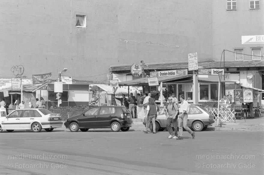 Berlin. Oranienburgerstraße
19. 08. 1998. Berlin. Mitte. Scheunenviertel. Oranienburger Straße
Schlüsselwörter: Berlin;Deutschland;Germany;Mitte;Oranienburger Straße;Scheuenviertel;1998;Spandauer Vorstadt