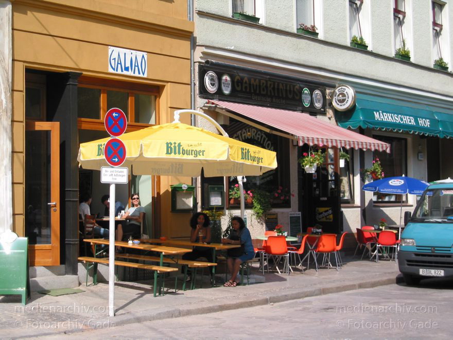 Berlin. Oranienburgerstraße
18. August 2002. Berlin. Mitte. Scheunenviertel. Oranienburger Straße
Schlüsselwörter: Berlin;Deutschland;Germany;Mitte;Oranienburger Straße;2002;Spandauer Vorstadt