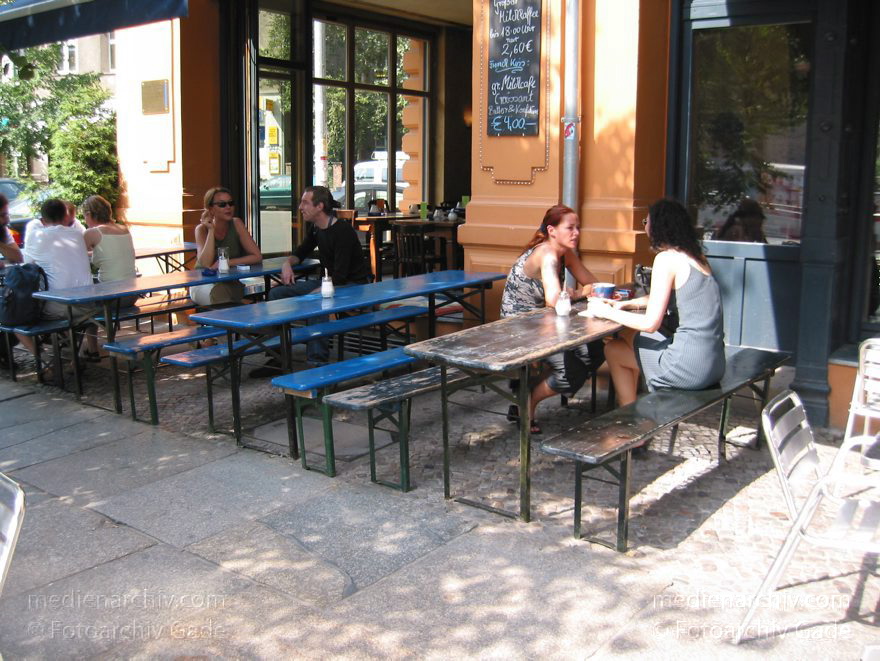 Berlin. Oranienburgerstraße
18. August 2002. Berlin. Mitte. Scheunenviertel. Oranienburger Straße
Schlüsselwörter: Berlin;Deutschland;Germany;Mitte;Oranienburger Straße;Scheunenviertel;2002;Spandauer Vorstadt