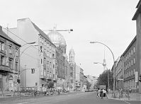 Dateiname=Berlin-Mitte-Oranienburger-19910601-020a.jpg
Dateigröße=174KB
Abmessungen: 880x651
hinzugefügt am: 04. Januar 2016 Berlin-Mitte-Oranienburger-19910601-020a.jpg