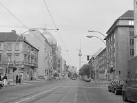 Dateiname=Berlin-Mitte-Oranienburger-19910601-022.jpg
Dateigröße=164KB
Abmessungen: 880x664
hinzugefügt am: 04. Januar 2016 Berlin-Mitte-Oranienburger-19910601-022.jpg