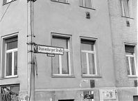Dateiname=Berlin-Mitte-Oranienburger-19910601-052.jpg
Dateigröße=167KB
Abmessungen: 880x643
hinzugefügt am: 04. Januar 2016 Berlin-Mitte-Oranienburger-19910601-052.jpg