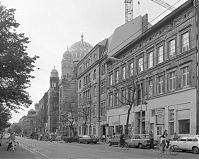 Dateiname=Berlin-Mitte-Oranienburger-19920816-011.jpg
Dateigröße=263KB
Abmessungen: 880x700
hinzugefügt am: 04. Januar 2016 Berlin-Mitte-Oranienburger-19920816-011.jpg