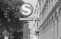 Dateiname=Berlin-Mitte-Oranienburger-19980819-15.jpg
Dateigröße=235KB
Abmessungen: 880x565
hinzugefügt am: 04. Januar 2016 Berlin-Mitte-Oranienburger-19980819-15.jpg