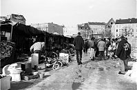 Dateiname=Berlin-Mitte-Oranienburger-Flohmarkt-19960313-012.jpg
Dateigröße=250KB
Abmessungen: 880x580
hinzugefügt am: 04. Januar 2016 Berlin-Mitte-Oranienburger-Flohmarkt-19960313-012.jpg