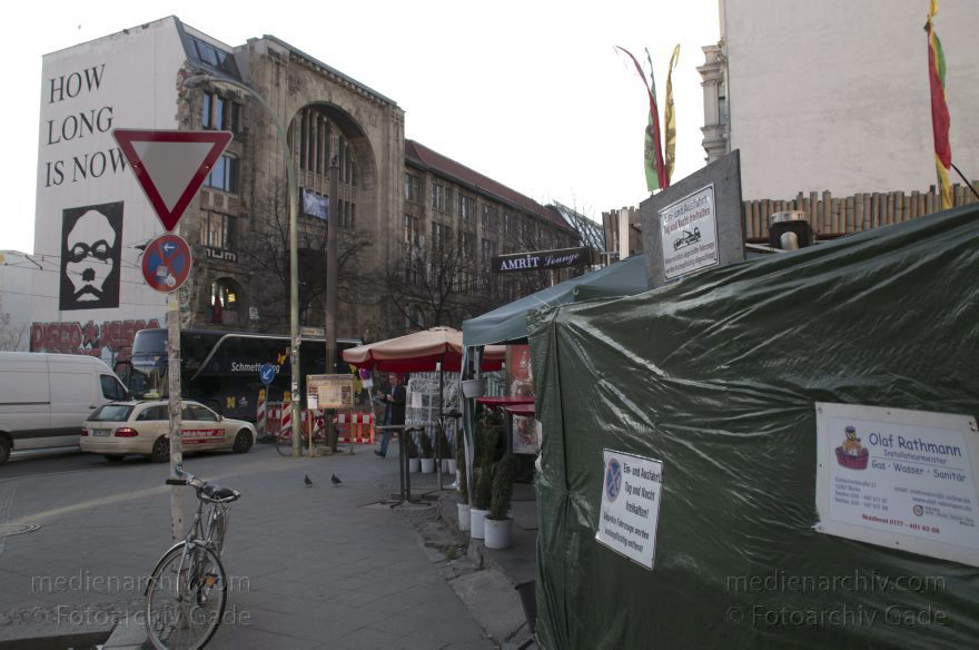 Berlin. Oranienburgerstraße. Tacheles
6. 3. 2012. Berlin. Mitte. Oranienburger Straße. Tacheles
Schlüsselwörter: Berlin;Deutschland;Germany;Mitte;Oranienburger Straße;Spandauer Vorstadt;2012;Tacheles