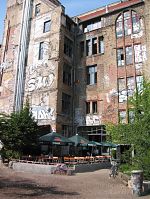 Dateiname=Berlin-Mitte-Oranienburger-Tacheles-20020818-16.jpg
Dateigröße=360KB
Abmessungen: 661x880
hinzugefügt am: 04. Januar 2016 Berlin-Mitte-Oranienburger-Tacheles-20020818-16.jpg