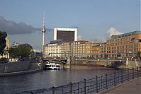 Berlin-Mitte-Spree-Friedrichstrasse-20050522-75.jpg