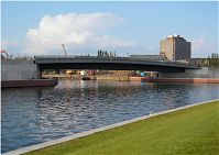 Dateiname=Berlin-Mitte-Spree-Regierungsviertel-20040801-09.jpg
Dateigröße=201KB
Abmessungen: 880x622
hinzugefügt am: 04. Januar 2016 Berlin-Mitte-Spree-Regierungsviertel-20040801-09.jpg