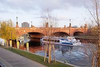 Dateiname=Berlin-Mitte-Spree-Regierungsviertel-20061225-16.jpg
Dateigröße=255KB
Abmessungen: 880x586
hinzugefügt am: 04. Januar 2016 Berlin-Mitte-Spree-Regierungsviertel-20061225-16.jpg