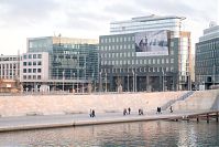 Dateiname=Berlin-Mitte-Spree-Regierungsviertel-20061225-29.jpg
Dateigröße=218KB
Abmessungen: 880x586
hinzugefügt am: 04. Januar 2016 Berlin-Mitte-Spree-Regierungsviertel-20061225-29.jpg