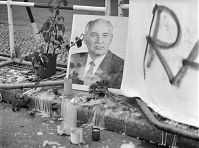 Berlin-Mitte-Gorbatschow-19910821-22.jpg