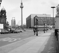 Dateiname=Berlin-Mitte-19980605-120p.jpg
Dateigröße=228KB
Abmessungen: 880x794
hinzugefügt am: 04. Januar 2016 Berlin-Mitte-19980605-120p.jpg