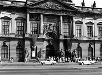 Berlin-Mitte-Unter-den-Linden-1989-01.jpg