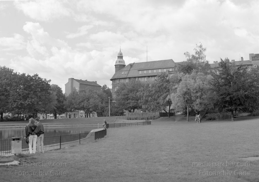 Berlin. Volkspark am Weinbergsweg
September 1993. Berlin. Mitte. Volkspark am Weinbergsweg
Schlüsselwörter: Berlin;Deutschland;Germany;Mitte;Volkspark;1993;Weinberg