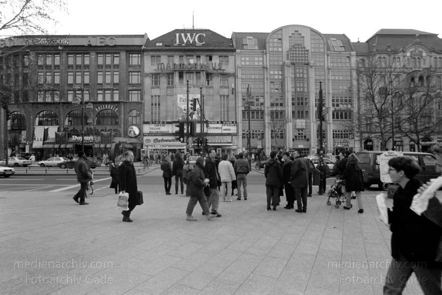 Berlin. Charlottenburg.
Januar 1995. Berlin. Charlottenburg.
Schlüsselwörter: Berlin;Charlottenburg;Deutschland;1995;Germany