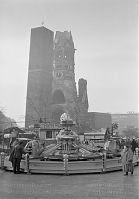 Dateiname=Berlin-Charlottenburg-Breitscheidplatz-19921225-415.jpg
Dateigröße=163KB
Abmessungen: 615x880
hinzugefügt am: 04. Januar 2016 Berlin-Charlottenburg-Breitscheidplatz-19921225-415.jpg