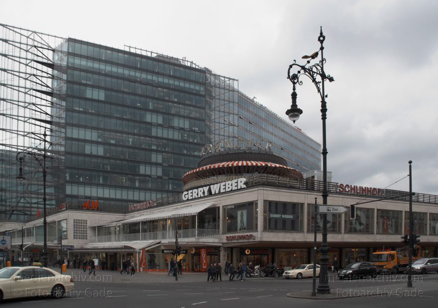 Berlin. Charlottenburg. Kurfürstendamm. Café Kranzler
28. 3. 2011. Berlin. Charlottenburg. Kurfürstendamm. Café Kranzler
Schlüsselwörter: Berlin;Café Kranzler;Charlottenburg;Deutschland;Germany;2011;Kurfürstendamm